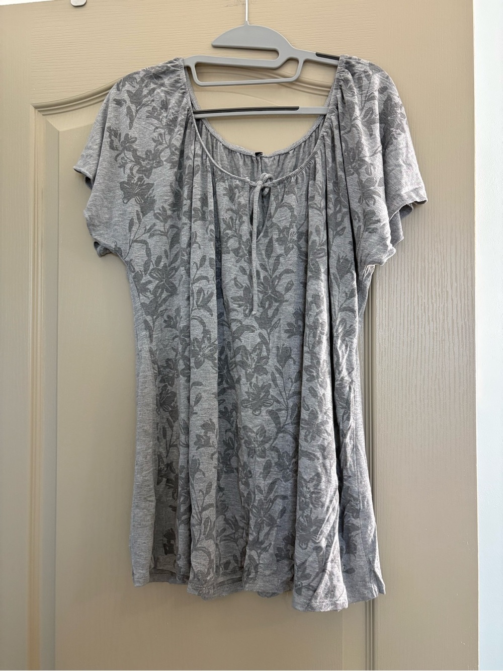 Women's Gray Floral Scoop Neck Tie-Front Top